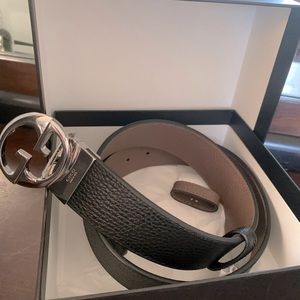 GREAT CHRISTMAS GIFT **** Men’s reversible authentic belt. Big statement piece.